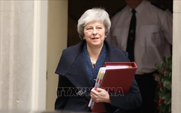 Thủ tướng Anh Theresa May giành thắng lợi ý nghĩa vào thời điểm khó khăn