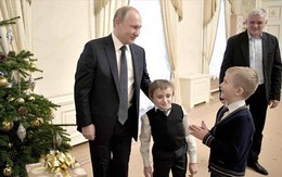 Ông Putin làm tài xế, giúp cậu bé xương thủy tinh thực hiện giấc mơ