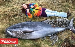 Xác cá ngừ khổng lồ gần 2 m trôi dạt bờ biển Scotland sau bão lớn