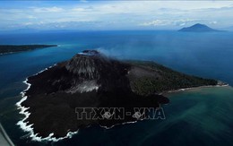 Núi lửa Anak Krakatoa đang 'thức giấc', Indonesia đối diện nguy cơ sóng thần mới