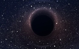 Nếu hố đen hút được đủ thứ vật chất kể cả ánh sáng, tại sao nó không to lên và nuốt chửng mọi thứ?