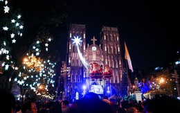 Nhà thờ lớn Hà Nội chật cứng người trong đêm Giáng sinh