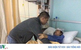 Người thân gặp mặt các nạn nhân vụ xe chở người Việt bị đánh bom