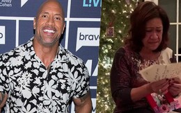 Bù đắp quá khứ nghèo khó của mẹ, Dwayne Johnson tặng món quà Giáng Sinh "khủng" tới mức làm bà phát khóc!