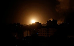 Máy bay chiến đấu Israel ồ ạt xuất kích, tấn công Gaza
