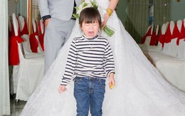 Đứa trẻ khóc thét trong bức ảnh cưới của dì, dân mạng tò mò về nguyên nhân