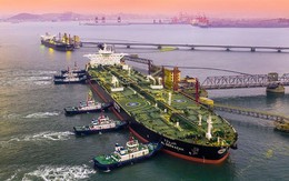 Bị trừng phạt, công ty Trung Quốc "phù phép" đội tàu chở dầu từ Iran khiến Mỹ hết đường theo dõi?