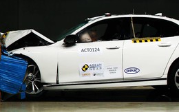 Hé lộ hình ảnh xe VinFast bị "tra tấn" trong bài kiểm tra của ASEAN NCAP