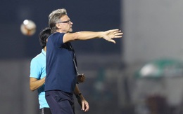 HLV Philippe Troussier lý giải về màn "đá bóng ma" gây tranh cãi của U19 Việt Nam