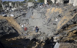 24h qua ảnh: Tên lửa Israel phá banh ngôi nhà ở Palestine