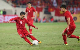 HLV Park Hang-seo trao "ấn kiếm" cho Quang Hải, Tiến Linh, Thanh Thịnh trước thềm SEA Games