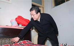 Thị trưởng nửa đêm gõ cửa "làm phiền" nhà dân: Dư luận Trung Quốc tán dương hết lời
