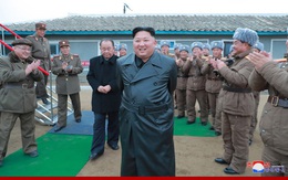 Vì sao ông Kim Jong Un theo đuổi phong cách thời trang mới, không còn mô phỏng theo ông nội?