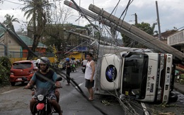 24h qua ảnh: Đường phố ngổn ngang sau siêu bão ở Philippines