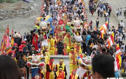 Ảnh: Vạn người tham gia lễ rước nước tại chùa Tam Chúc lớn nhất thế giới