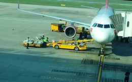 Clip nhân viên sân bay Đà Nẵng ném hành lý hành khách