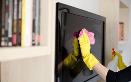 Cách vệ sinh điện thoại, laptop, tủ lạnh, máy giặt... để đón Tết