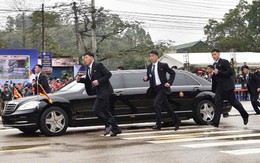 24h qua ảnh: Đội cận vệ chạy theo xe chở ông Kim Jong-un