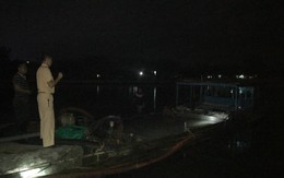 Công an Quảng Trị bắt hàng loạt tàu khai thác cát lậu trong đêm