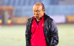 Nỗi lo của HLV Park Hang-seo và sự lạc lõng của bóng đá Việt Nam