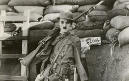 Nỗi đau âm ỉ cả đời của vua hề Chaplin: Bị gửi cả lông trắng đến nhà để giễu cợt