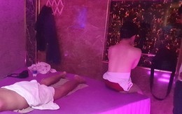 Nữ nhân viên 20 tuổi kích dục cho "thượng đế" trong tiệm massage ở Sài Gòn