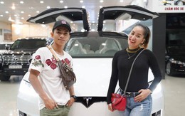 Ít khi khoe khoang tiền bạc nhưng nhìn quà Phan Hiển tặng Khánh Thi thì anh đích thị là đại gia ngầm của showbiz Việt rồi