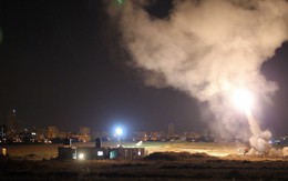 Bị giội rocket trong đêm, Israel báo động khẩn, huy động chiến đấu cơ trả đũa ác liệt