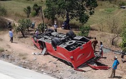 Hiện trường thảm khốc vụ xe chở du khách nước ngoài lao xuống vực ở Bình Thuận