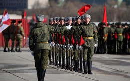 Cận cảnh binh sỹ và vũ khí Nga diễn tập duyệt binh Ngày Chiến thắng