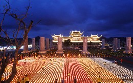 Lung linh đêm hội hoa đăng cầu cho thế giới hòa bình tại Đại lễ Phật Đản Vesak 2019