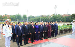 Đại biểu Quốc hội viếng Lăng Chủ tịch Hồ Chí Minh