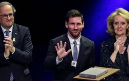 Messi rửa sạch mảng quá khứ ô nhục bằng cây Thập tự Thánh Jordi