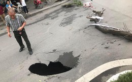 Hà Nội: Xuất hiện hố tử thần có bán kính hơn 1 mét giữa đường Trần Đại Nghĩa