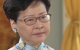 Đặc khu trưởng phản bác cáo buộc "bán Hong Kong", rơi nước mắt thừa nhận luật gây tranh cãi