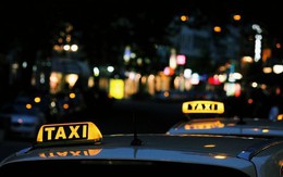 Từ chối chở khách, lái xe taxi bị đánh bầm dập