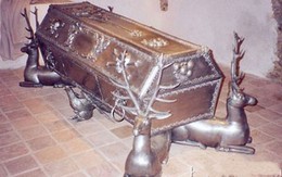 Thú chơi quan tài bạc tỷ của đại gia Việt