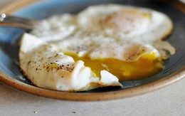 Bỏ bí kíp cũ đi, đây mới chính là cách bạn nên rán trứng ốp la đơn giản và ngon nhất