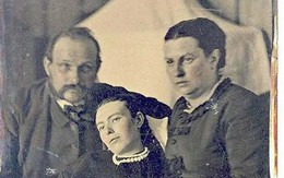 Chi tiết rùng rợn đằng sau bức ảnh gia đình và trào lưu chụp ảnh lạ lùng nhưng cực nổi tiếng ở Anh từ thời Nữ hoàng Victoria