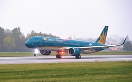 Máy bay của Vietnam Airlines phải hạ cánh khẩn cấp do nữ hành khách vỡ túi ngực phẫu thuật thẩm mỹ