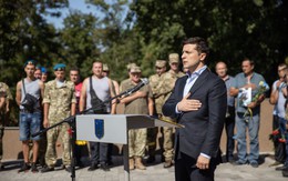 Thăm Donbass lần 3, TT Ukraine bất ngờ được hưởng ứng nhiệt liệt vì 1 câu nói liên quan đến Nga