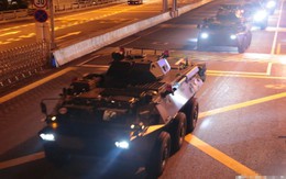 Rạng sáng nay, quân đội Trung Quốc bất ngờ tiến hành luân chuyển binh lính đồn trú tại Hồng Kông