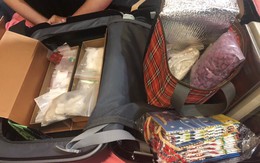 Phá đường dây ma tuý cực lớn từ Campuchia về Sài Gòn, thu giữ ô tô, xe máy và nhiều súng đạn