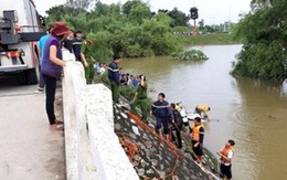Thanh Hóa: Taxi lao xuống sông trong đêm, 2 người mất tích