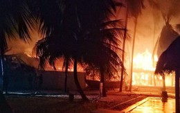 Khu nghỉ dưỡng hạng sang Maldives bốc cháy, khách hoảng sợ bỏ chạy