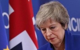 Nhận "đòn đau” Brexit, Thủ tướng Anh đối mặt với nguy cơ bị hạ bệ