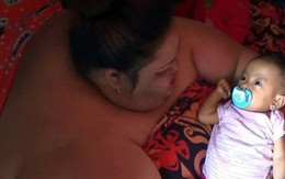 Lời khẩn cầu đau đớn của người phụ nữ béo nhất Indonesia, 6 năm không bước ra khỏi nhà, phải nằm sấp để ngủ