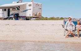 Đời không là mơ: Gia đình Úc vật lộn trở về cuộc sống thực sau 1 năm rong ruổi khắp nước trên xe tải