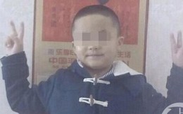 Cậu bé 9 tuổi qua đời vì bệnh bạch cầu khi học nội trú, nhà trường tuyên bố "do quả báo" khiến người dân phẫn nộ
