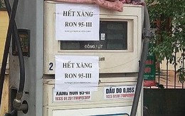 Nhiều cửa hàng ở Hà Nội thông báo 'hết xăng A95'